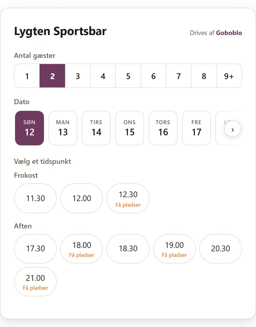Goboblos bookingwidget i gæstens mobil: gæsten vælger antal gæster, dato og en ledig tid til frokost eller aften, med «Få pladser» markeret på tider, der fyldes op.