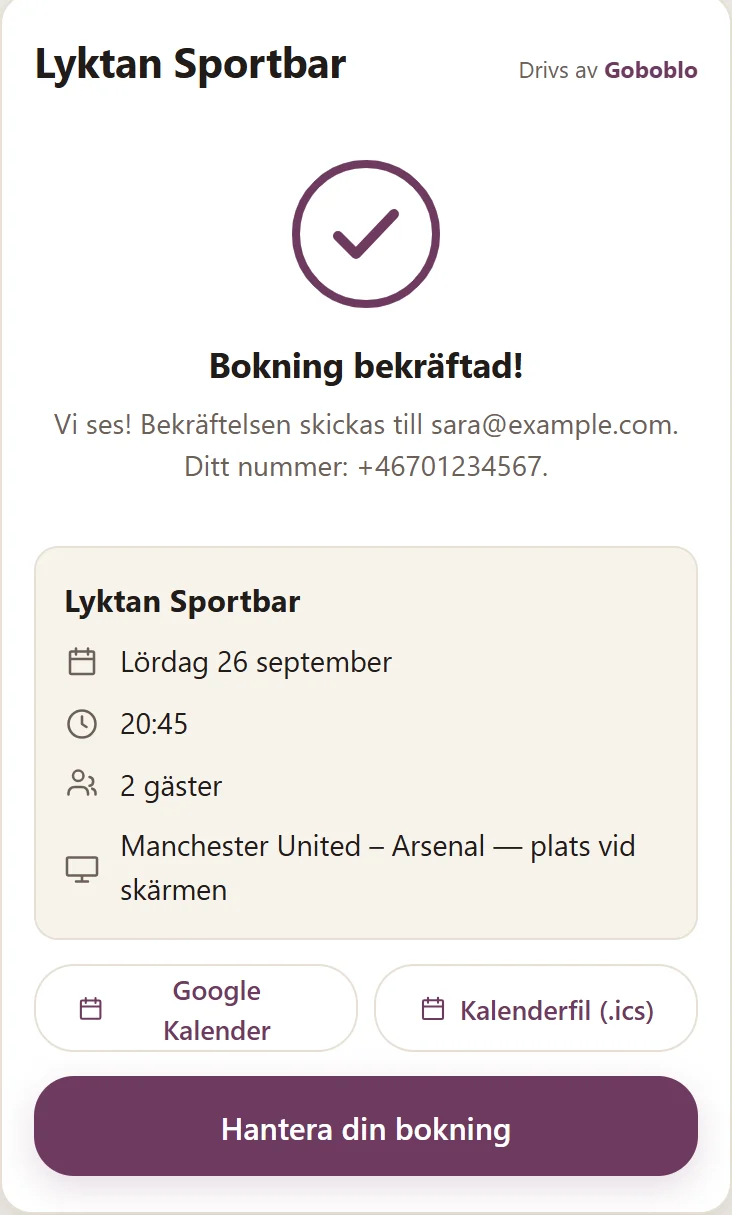 Steg 3 i widgeten: bokningen bekräftad med datum, avspark, antal gäster och Manchester United–Arsenal — plats vid skärmen