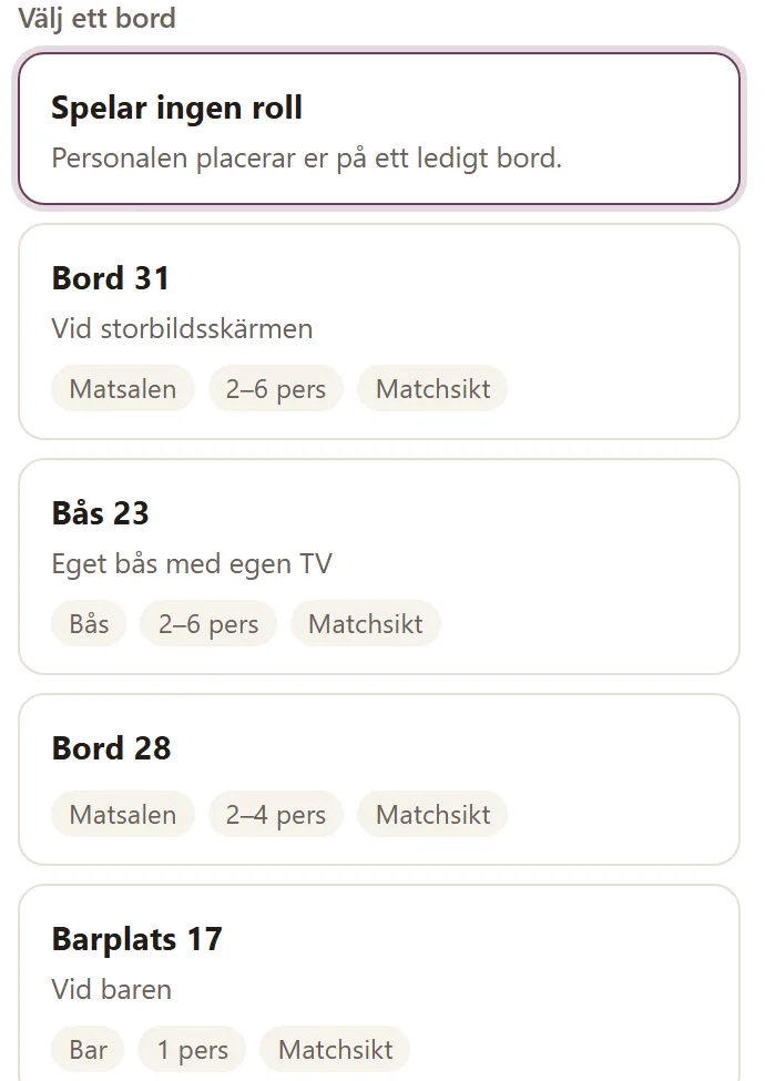 Gästens bordsval i Goboblos bokning: listan Välj ett bord med Spelar ingen roll, Bord 31 vid storbildsskärmen, Bås 23 med egen TV, Bord 28 och Barplats 17 — med yta, antal platser och matchsikt per bord, demo-lokalens riktiga vy