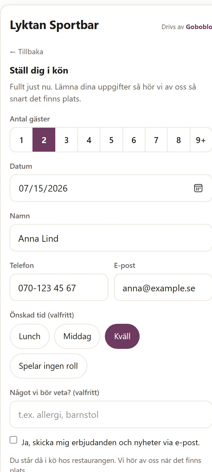 Kö-formuläret i Goboblos bokning i mobilen: Anna Lind fyller i antal gäster, namn, telefon, e-post och önskad tid Kväll — och ställer sig i kön hos den fullbokade restaurangen